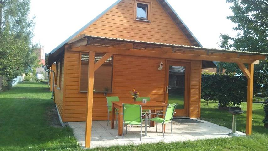 Bungalow für 4 Personen, mit Terrasse und Garten sowie Ausblick