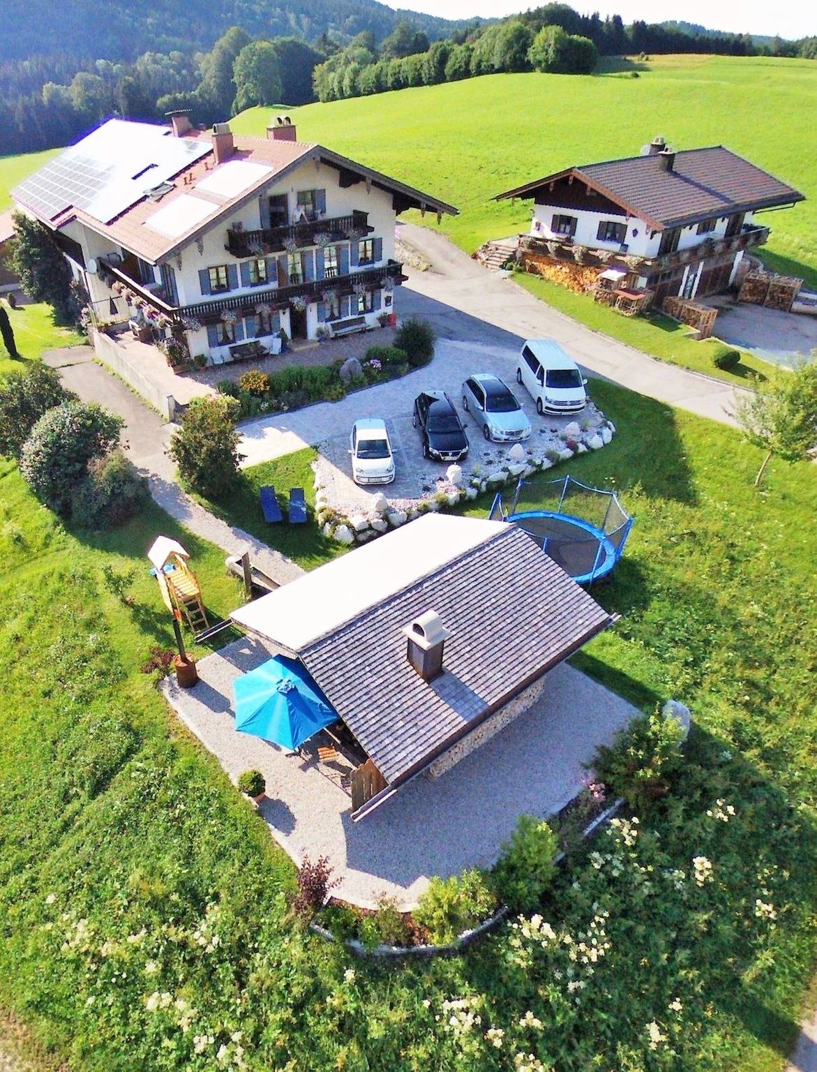 Matheishof inkl. Chiemgaukarte - Nr. 3 Ferienwohnung Sunnseitn 45qm, Balkon, 1 Schlafzimmer, 1 Wohnzimmer in Ruhpolding, Bayerische Alpen