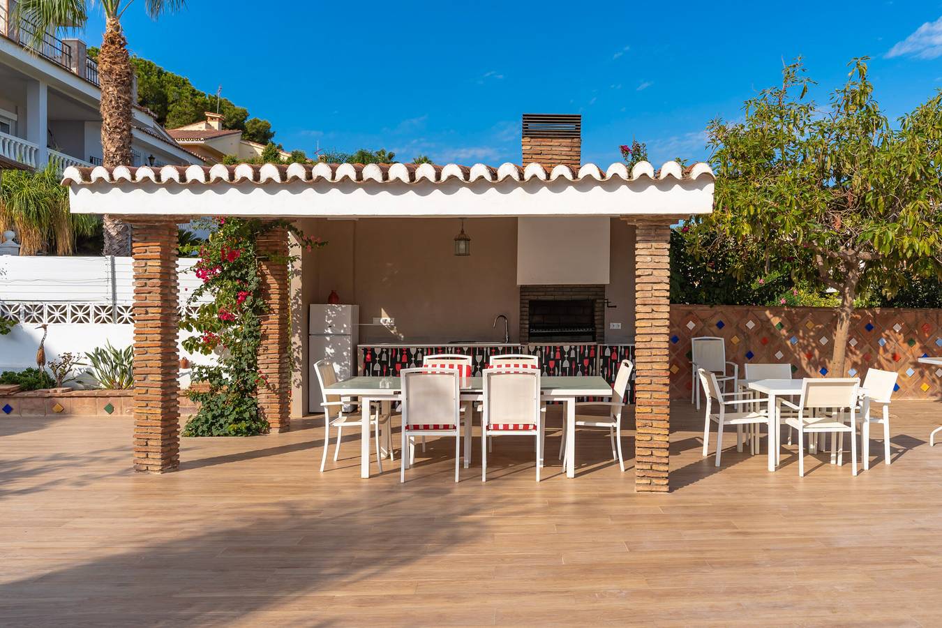 „Villa Isabella“ mit Bergblick, Wlan und Klimaanlage in Alhaurín de la Torre, Costa del Sol
