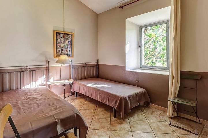 Gîte pour 4 personnes, avec piscine ainsi que jardin et terrasse, animaux acceptés dans le Luberon - 3