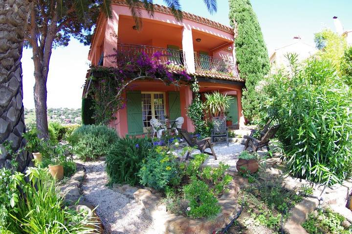 Ganze Wohnung, Ferienwohnung für 4 Personen mit Terrasse in La Côte Vermeille, Collioure