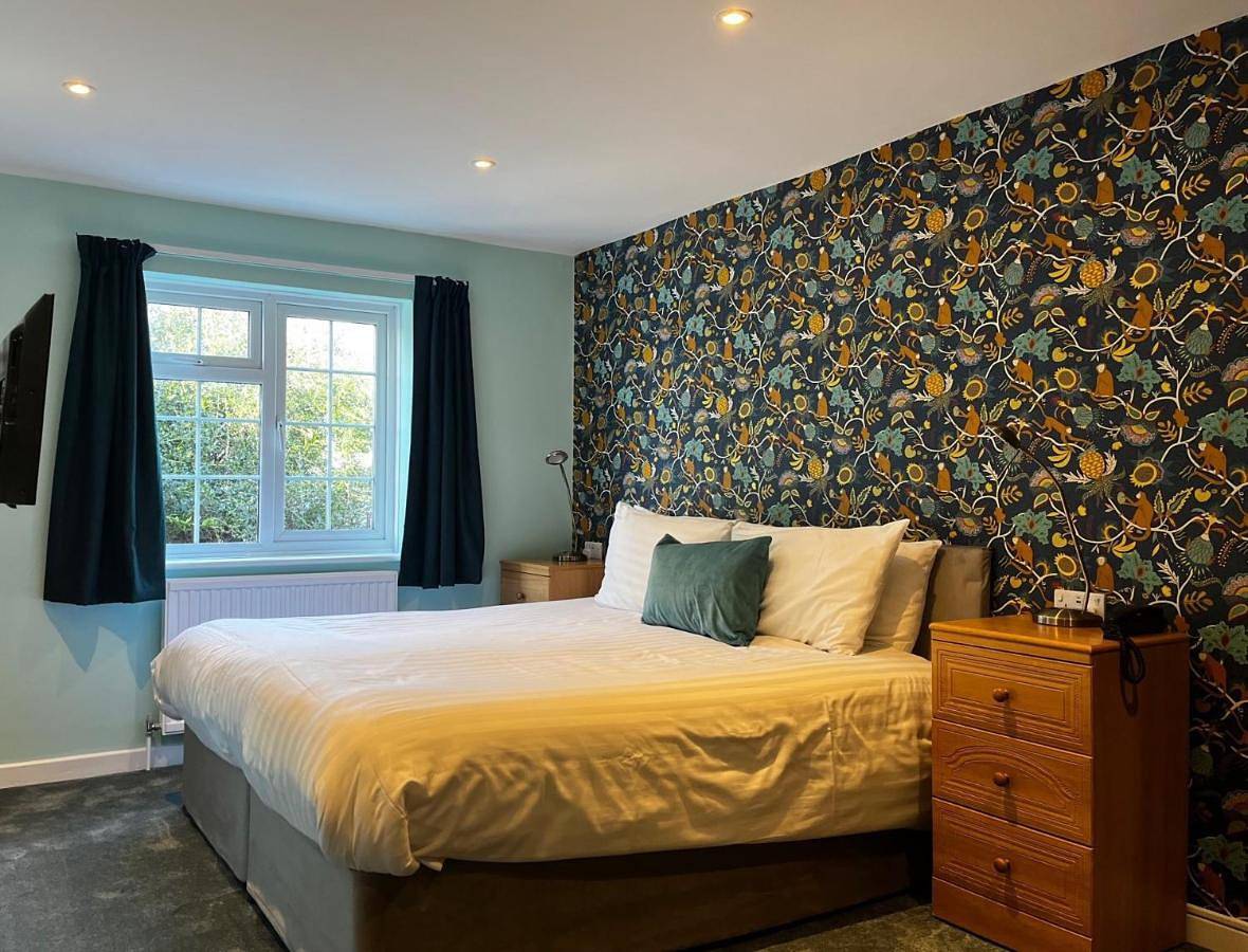Pettifers Freehouse Hotel in Wiltshire