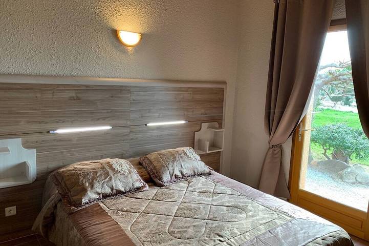 Entire apartment, Apartment t2 Ground floor - Marina d'Arone in Piana, Ajaccio region