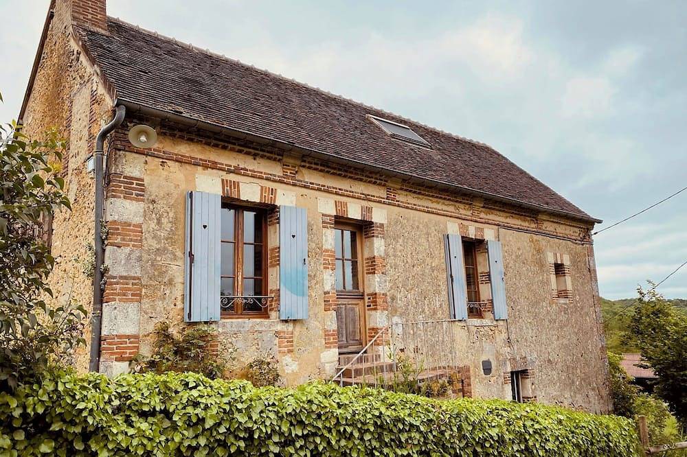 Charming country house on the edge of a forest in Perche in Moulicent, Parc naturel régional du Perche