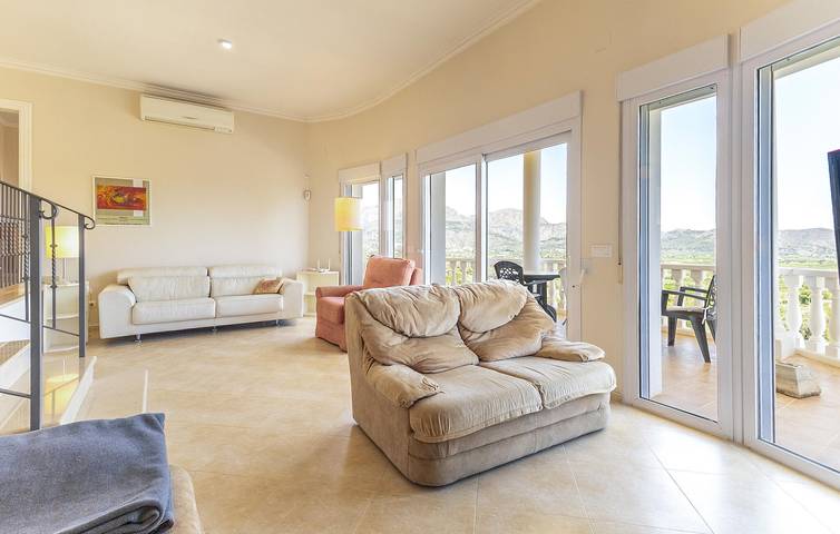 Appartement confortable à Orba avec piscine, parking et terrasse in Orba, Costa Blanca