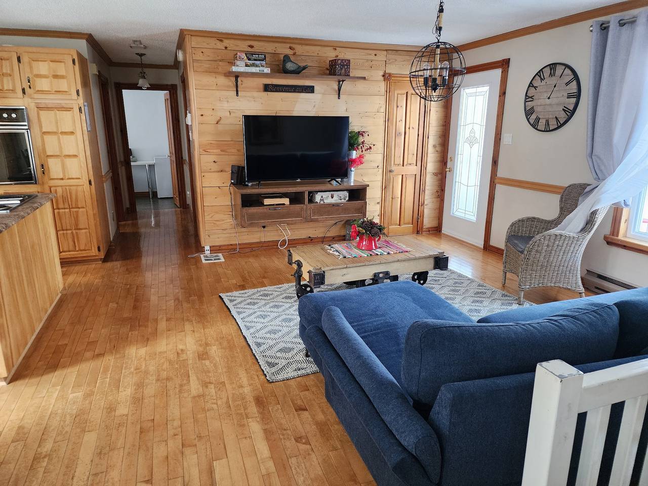 Saguenay-Lac-Saint-Jean Getaway  3-Bedroom Holiday Cottage with Garden View in Saguenay–Lac-Saint-Jean
