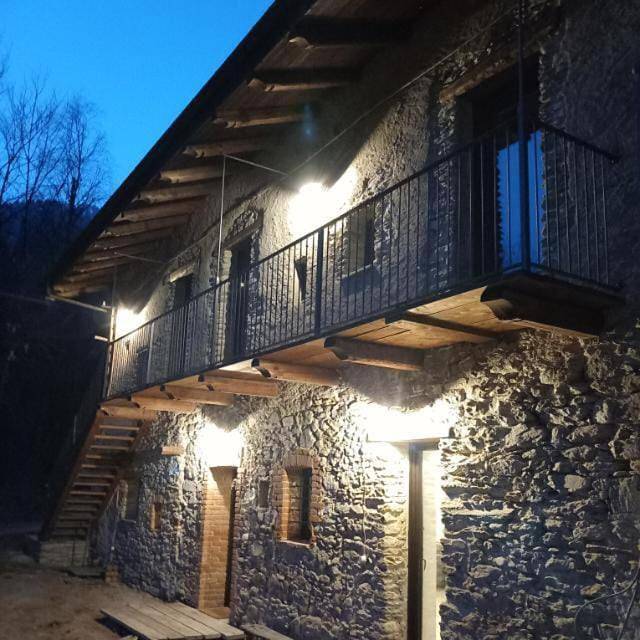 Location de vacances pour 2 personnes, avec Balcon et Terrasse ainsi que Jardin et Sauna à Villar San Costanzo