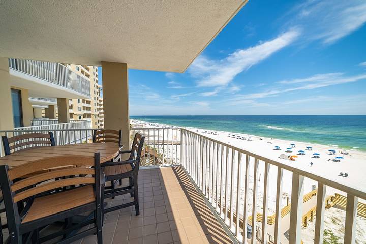 Vacation rental for 8 people, with balcony and pool as well as hot tub by Orange Beach