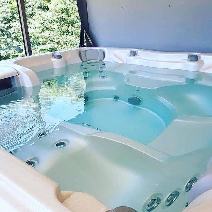 Appartement de vacances pour 5 personnes, avec Jacuzzi et Terrasse ainsi que Jardin et Piscine