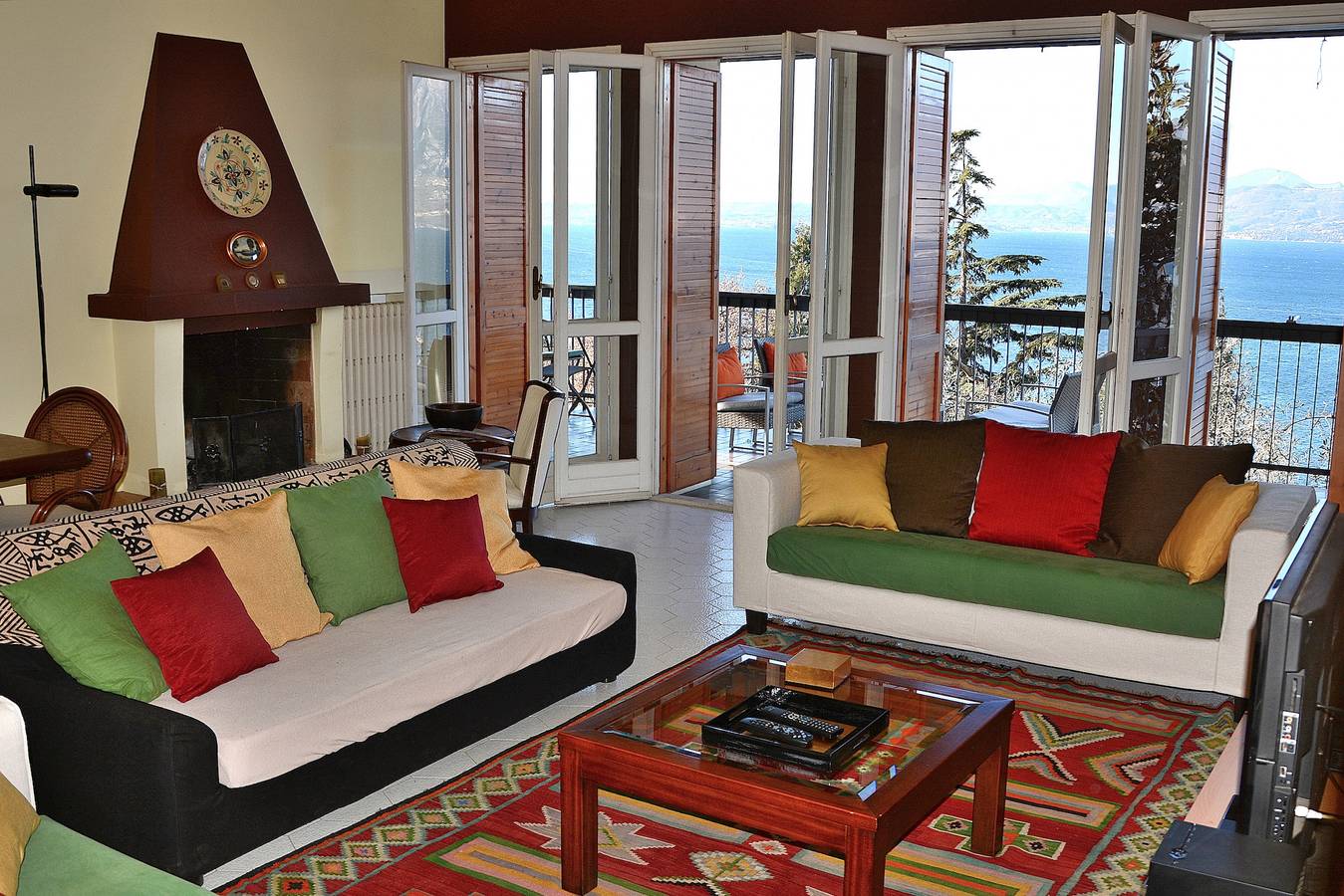 Villa Retrò alle Rossone With Lake View in Torri del Benaco, Prealpi Gardesane