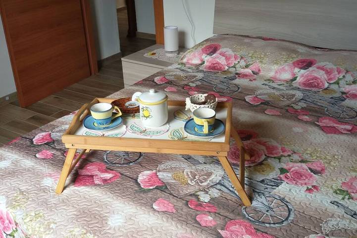 Entire apartment, Apartment between lemon and olive trees with sea view Citra code in La Spezia (City), La Spezia