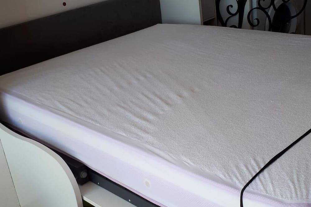 Apartamento entero, Impresionantes vistas al mar y al puerto, Wifi Gratuito, Aire Acondicionado, max 4 Personas in Tierras del Ebro, Costa Dorada