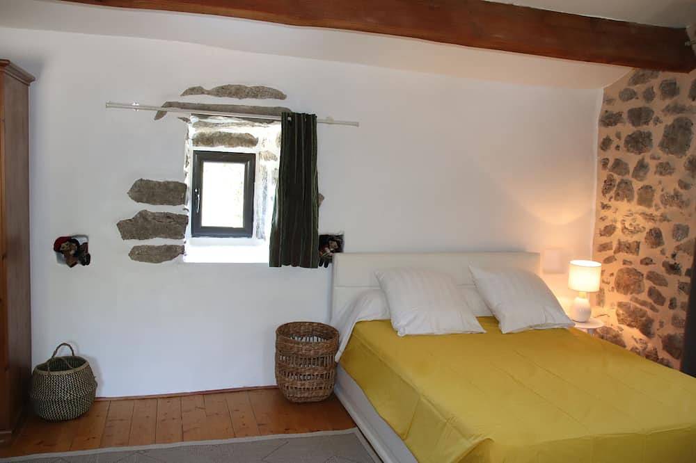 Antigua casa de piedra completamente renovada para 6 personas in Labeaume, Ardèche