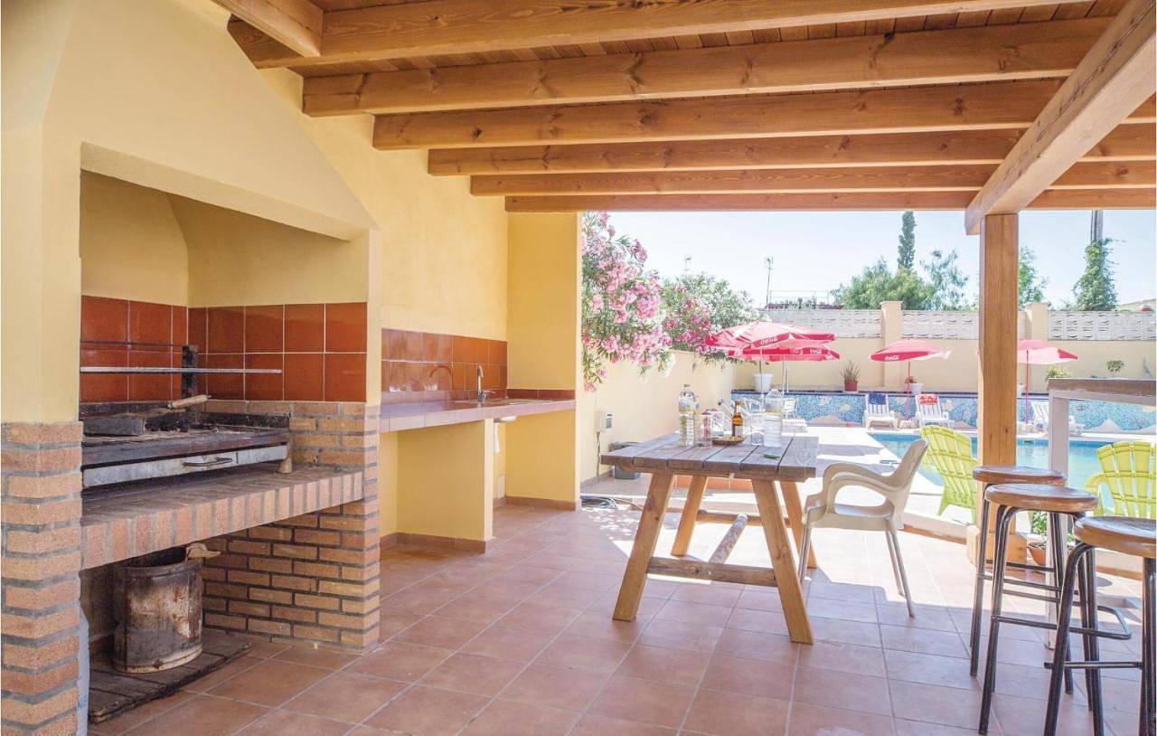 Four-Bedroom Holiday Home in Llíria, Valencia Provinz