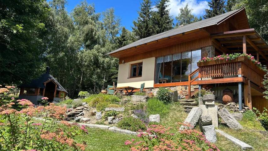 Ferienwohnung für 6 Personen, mit Balkon und Terrasse sowie Garten und Sauna
