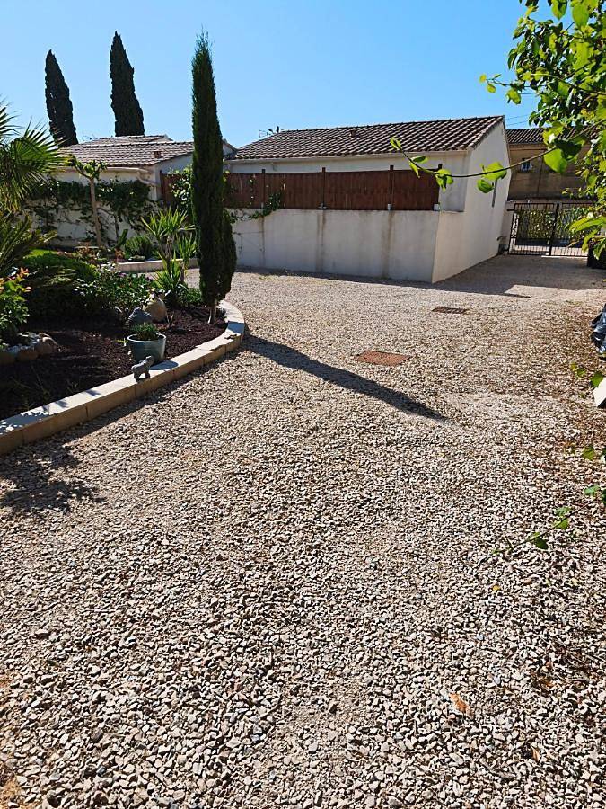Location de vacances pour 2 personnes, avec jardin et piscine, animaux acceptés à Sorgues - 4