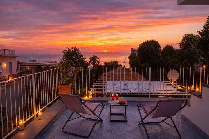 Villa for 12 people, with terrace and ocean view in Sorrento