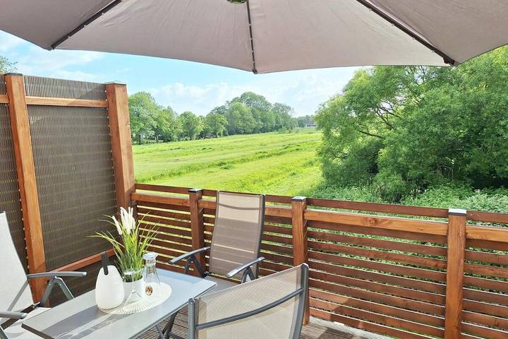 Ferienwohnung für 4 Personen, mit Balkon und Garten sowie Ausblick