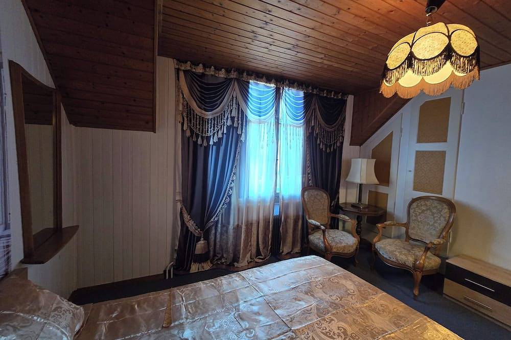 Ganze Wohnung, Fabulous 5-bedroom Top Floor apartment with Wifi in Bern in Bern, Kanton Bern