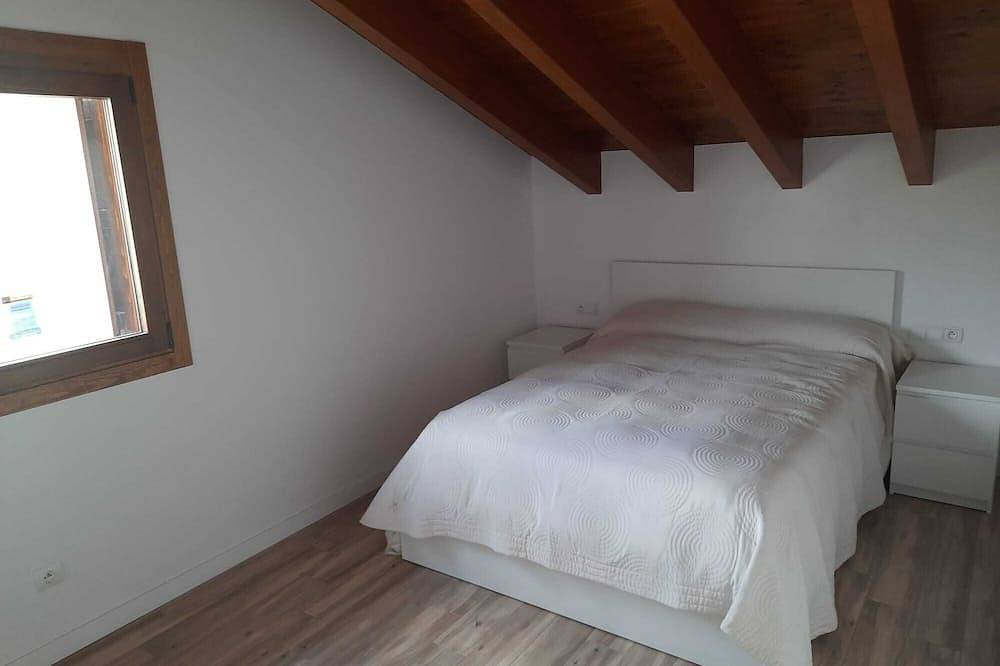 Magnifica Casa Esquinera Con Jardin Y Espectaculares Vistas A La Montaña in Enveitg, Prades region