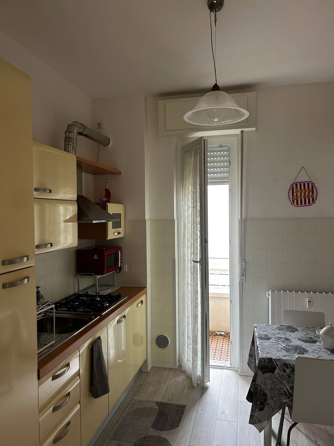 Appartement entier, Appartement « Guest House Nuvola » avec jardin commun, Wi-Fi et climatisation in Lucino, Montano Lucino