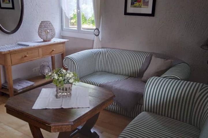 Ganze Wohnung, Appartement au calme 1er étage avec Balcon et Patio,à 18km de la mer in Landébia, Dinan und Umgebung