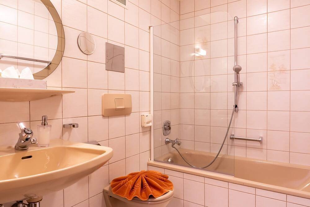 Ganze Wohnung, Nr. 4 Schnettra - Haus fern in Grän, Allgäuer Alpen (Österreich)