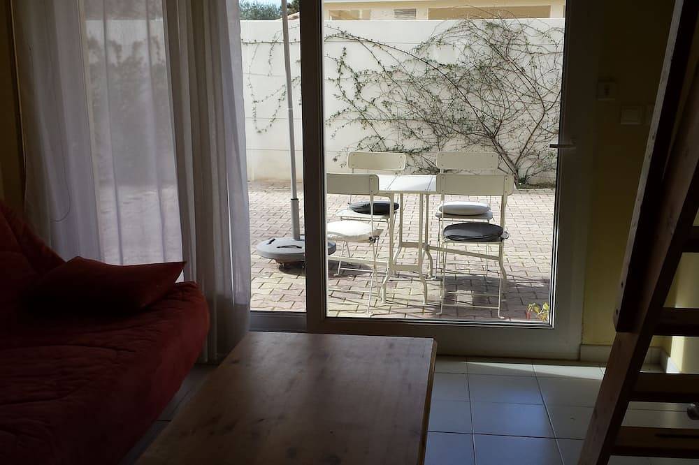 Appartement entier, Guest-House : Studio avec mezzanine entre Montpellier et Sète, mer et garrigue. in Cournonterral, Côte méditerranéenne (France)