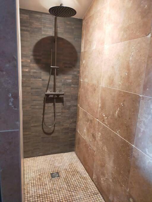Location de vacances pour 4 personnes, avec Jacuzzi ainsi que Terrasse et Jardin à Cavignac - 3