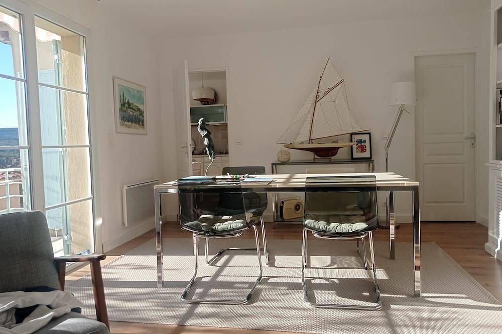 Ganze Wohnung, Splendide Appartement Dans Village Touristique au Bord du lac d Esparron in Esparron-de-Verdon, Regionaler Naturpark Verdon