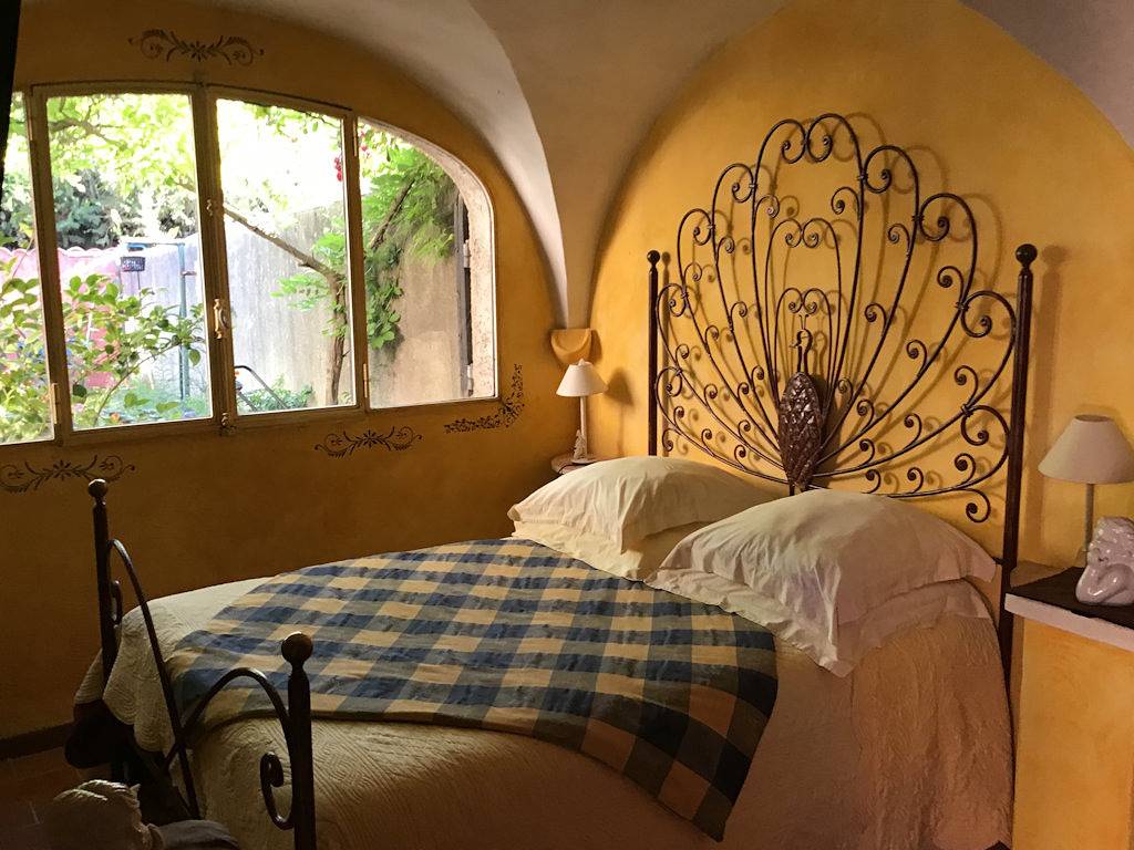 Chambre d’hôte aux pieds des Alpilles, 2 à 3 personnes - Chambre 1 in Eygalières, Région d'Arles