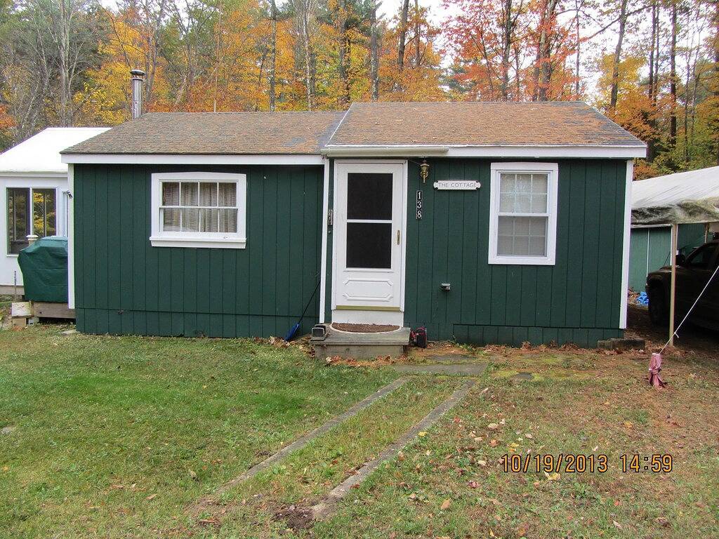 Landhaus, etwas abseits der Straße gesetzt, schöne Lage, 1/2 Meile zum Strand in Moultonborough, Squam Lake