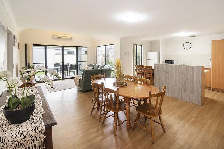 Holiday home for 6 people, with garden in Busselton