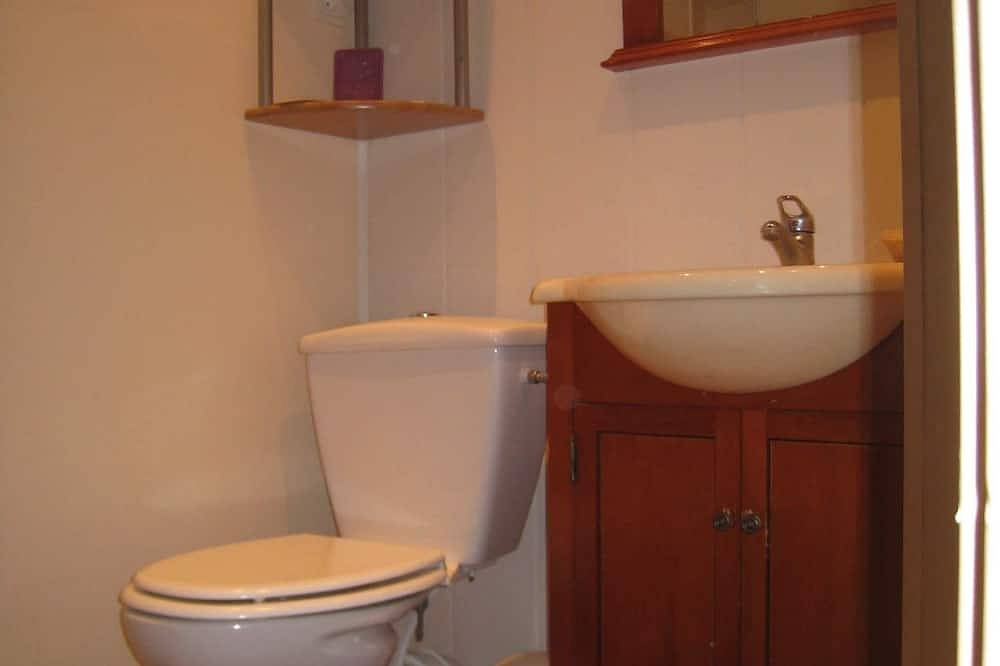 Appartement entier, Location Saisonnière à Aix-Les-Bains Face Au Lac Sur Le Grand Port in Aix-les-Bains, Région de Chambéry