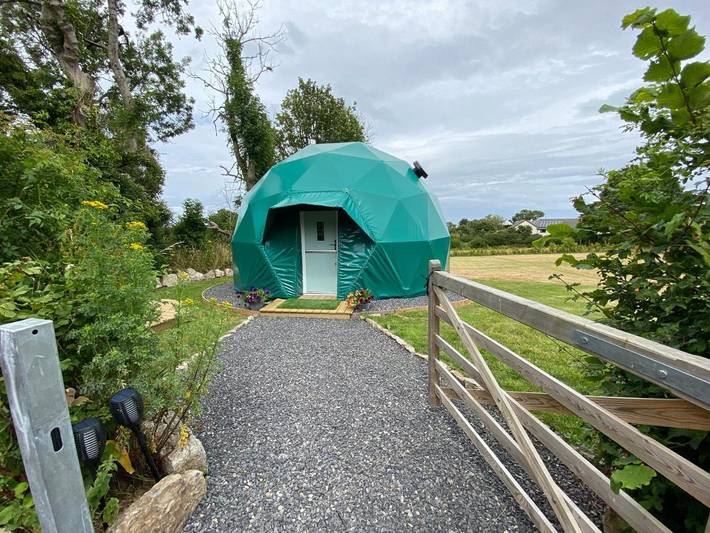 Tent for 2 people, with Hot tub and Terrace as well as Garden and View in North-Wales