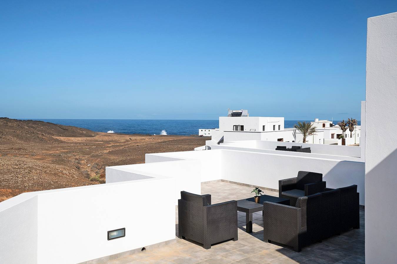 Ferienhaus 'Tritón 6' mit Meerblick, WLAN und Klimaanlage in La Santa, Tinajo
