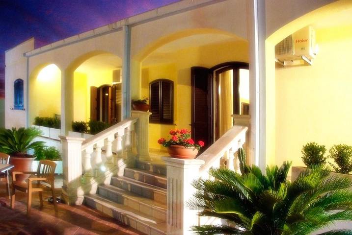B&b per 2 persone, con Balcone e Terrazza nonché Giardino e Panorama a Minervino di Lecce