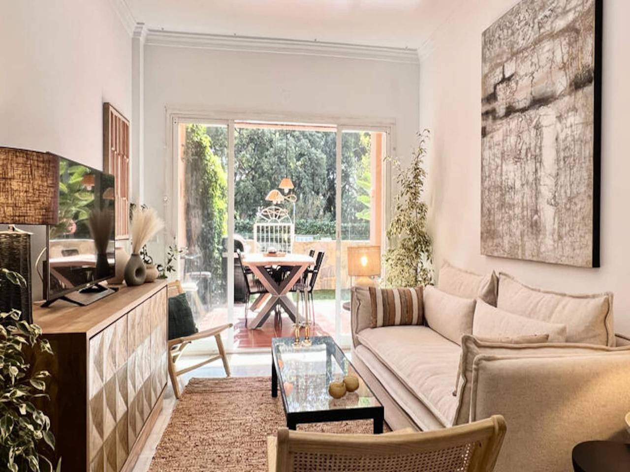 Geheel appartement, Appartement in Cabopino vlakbij zandstrand in Carib Playa, Marbella