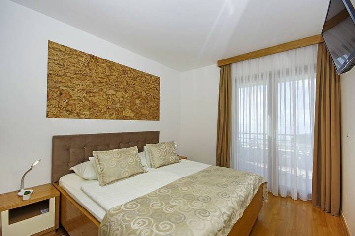 Villa De Luxe En Croatie avec piscine privée (chauffage), toute la famille in Veliko Brdo, Makarska