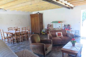 Location de vacances pour 8 personnes, avec terrasse et jardin, animaux acceptés à Briantes