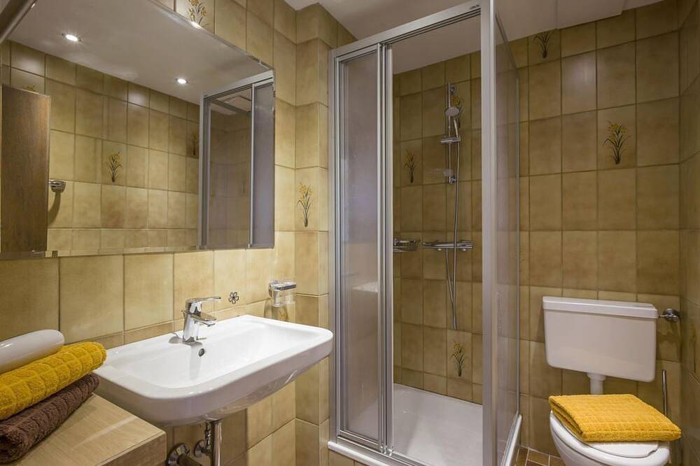 Dreibettzimmer mit Dusche, Wc - Pension Obinghof in Söll, Kaisergebirge
