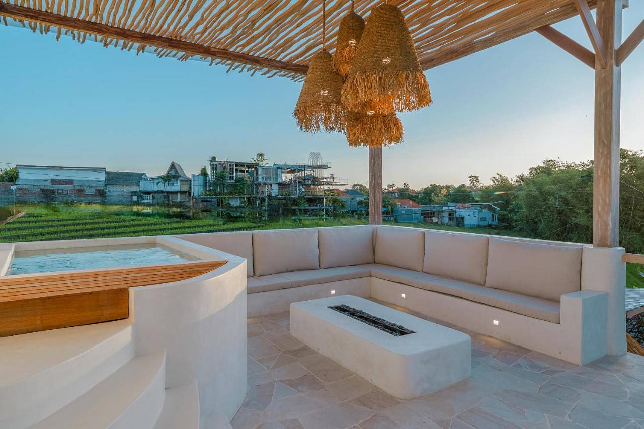 Villa Paca - Luxurious Mediterranean Rooftop & Cinema 3Br Villa in Jakarta, Tanah Abang