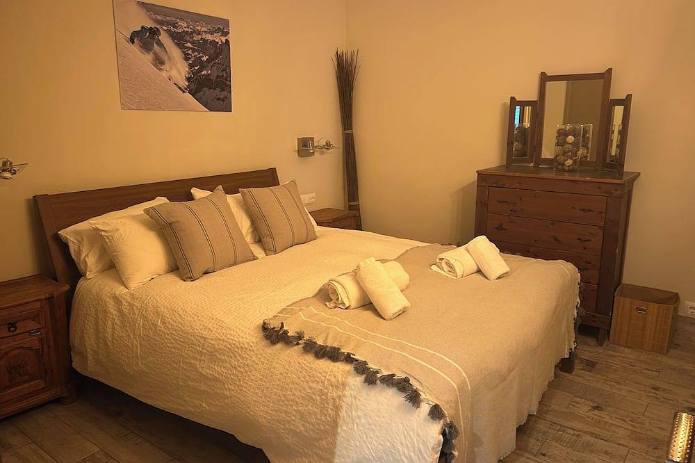 Entire apartment, Avet Luxury Apartment Edif Apol Lo, Soldeu (Hut 006768) in Soldeu, Grandvalira