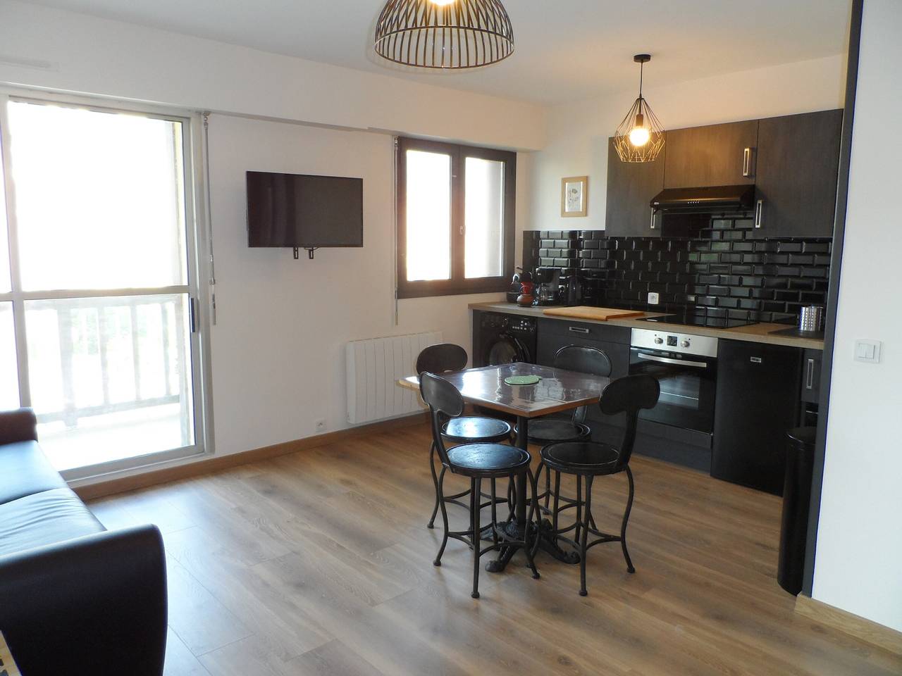 Entire apartment, Comfortable 1Br Apartment Near Beach with Parking and Internet in Cabourg in Cabourg, Caen region