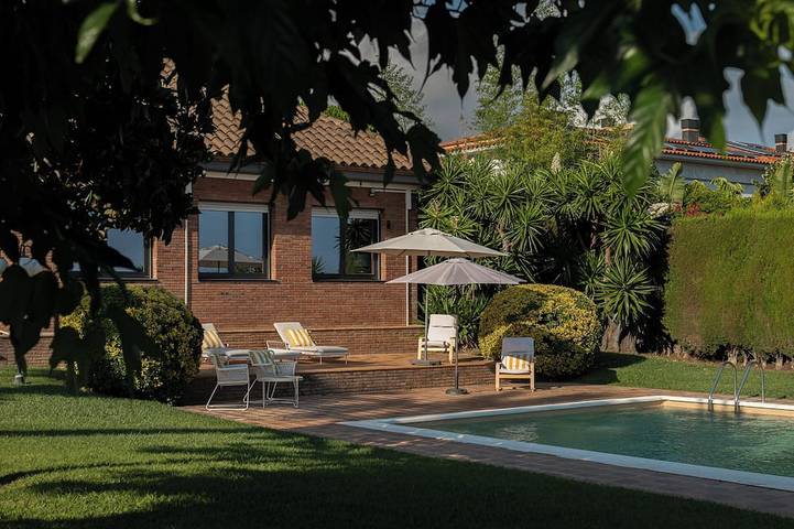 Ferienhaus für 8 Personen, mit Whirlpool und Garten sowie Sauna in Badalona