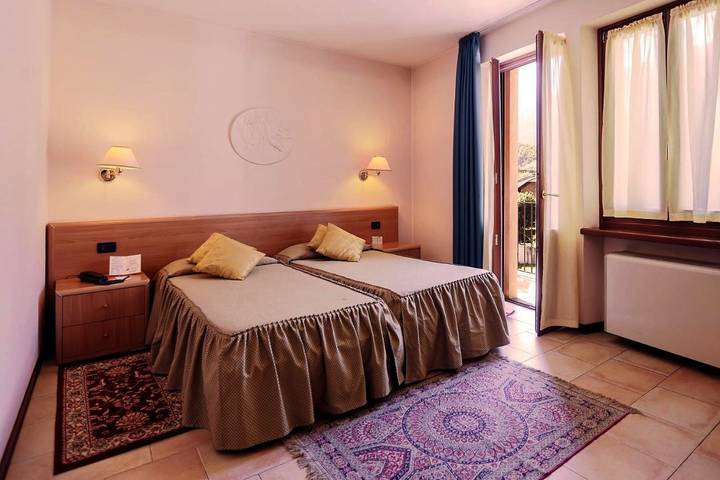 Hôtel pour 3 personnes, avec terrasse à Suse - 4