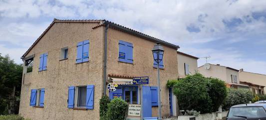 Gîte pour 5 personnes, avec vue sur le lac et terrasse à Aiguines