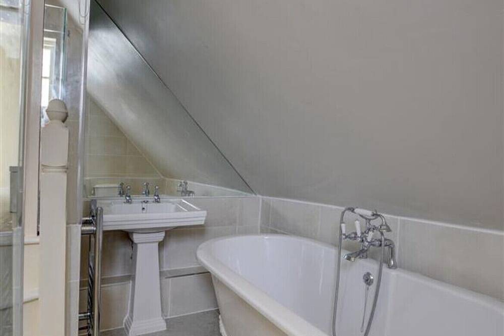 3 Stable Mews - Two Bedroom House, Sleeps 4 in Royal Tunbridge Wells, Kent