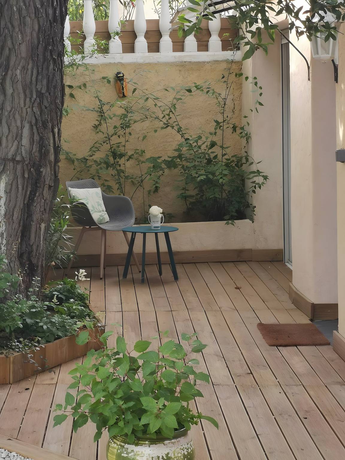 Holiday Home 'Maison D'Odette' with Private Terrace, Wi-Fi and Air Conditioning in Tourves, Brignoles region