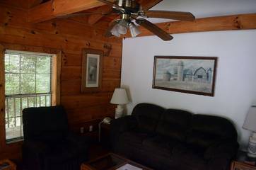 Log Cabin for 4 Guests in Big South Fork National River and Recreation Area, Tennessee, Picture 3